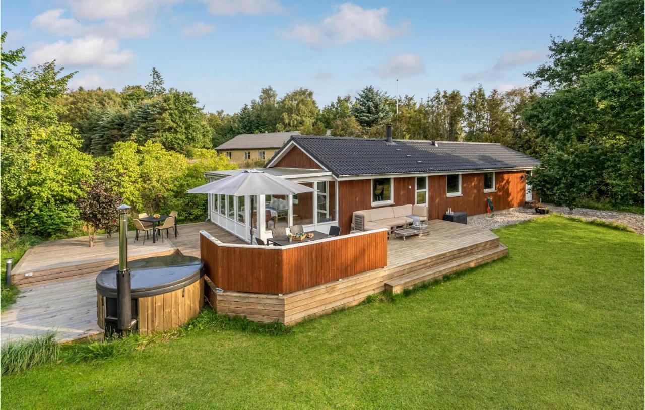 Nice Home In Havndal With Kitchen Exterior foto